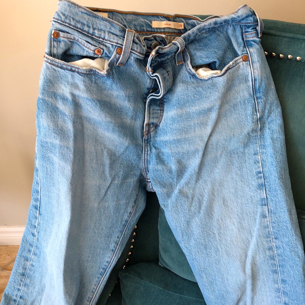 Levi’s Wedgie